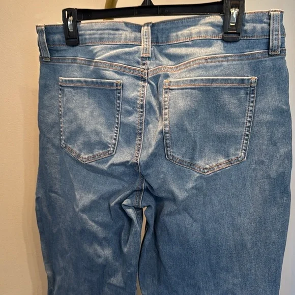 Celebrity by Pink Women's button-fly mid-rise Blue flare Jeans NWT 13/31 - Picture 7 of 11